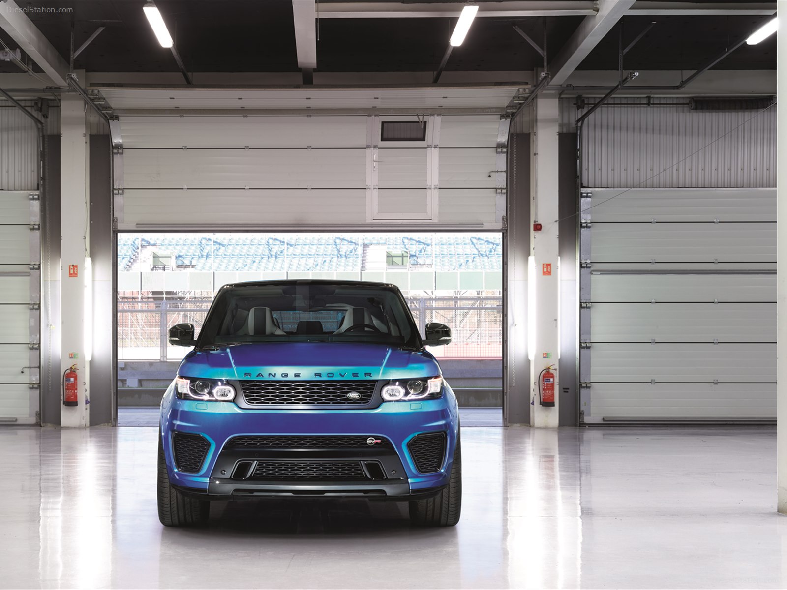 Land Rover Range Rover Sport SVR 2015